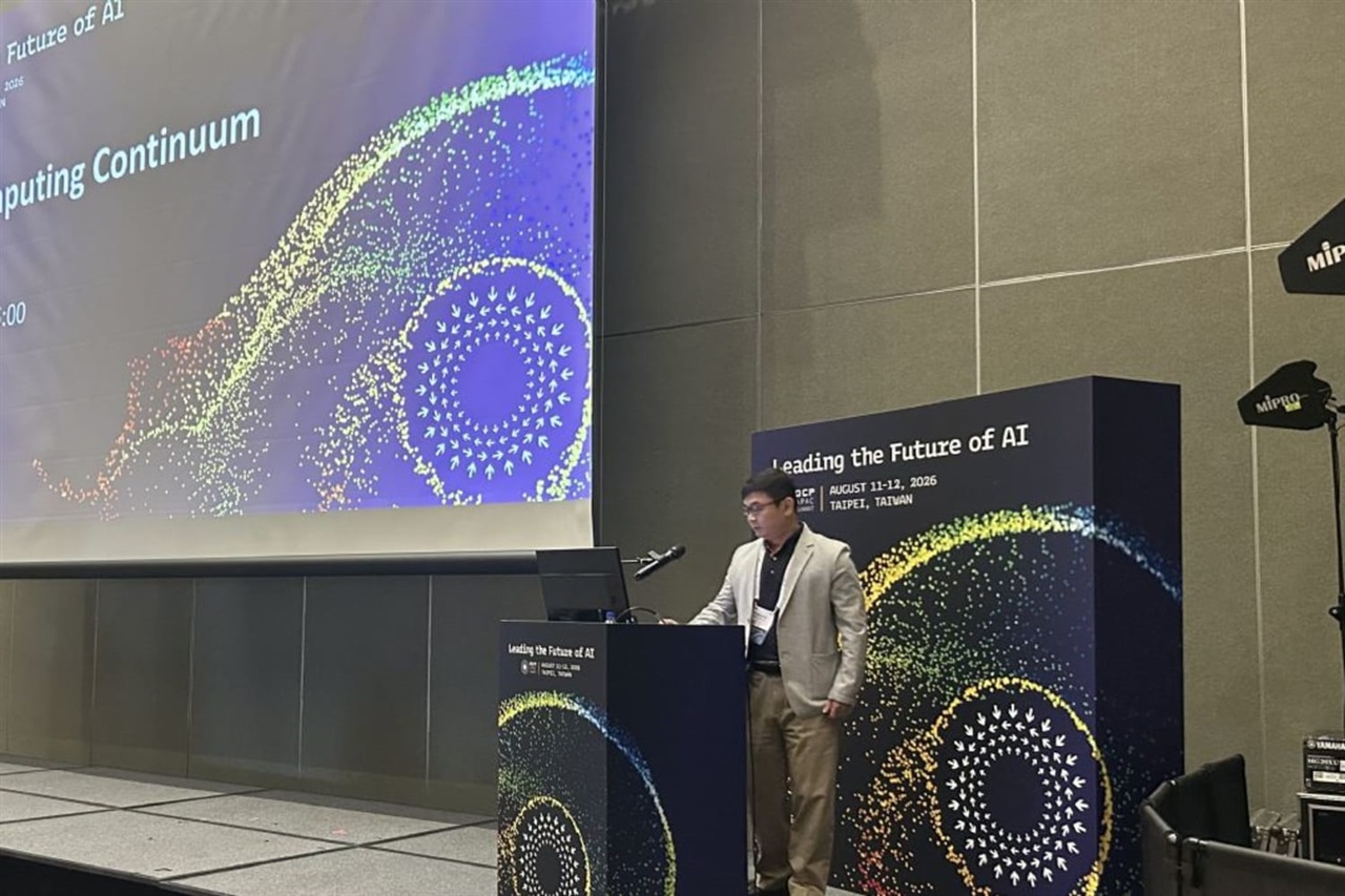All-Optical Fabric Bets on the Distributed AI Data Center