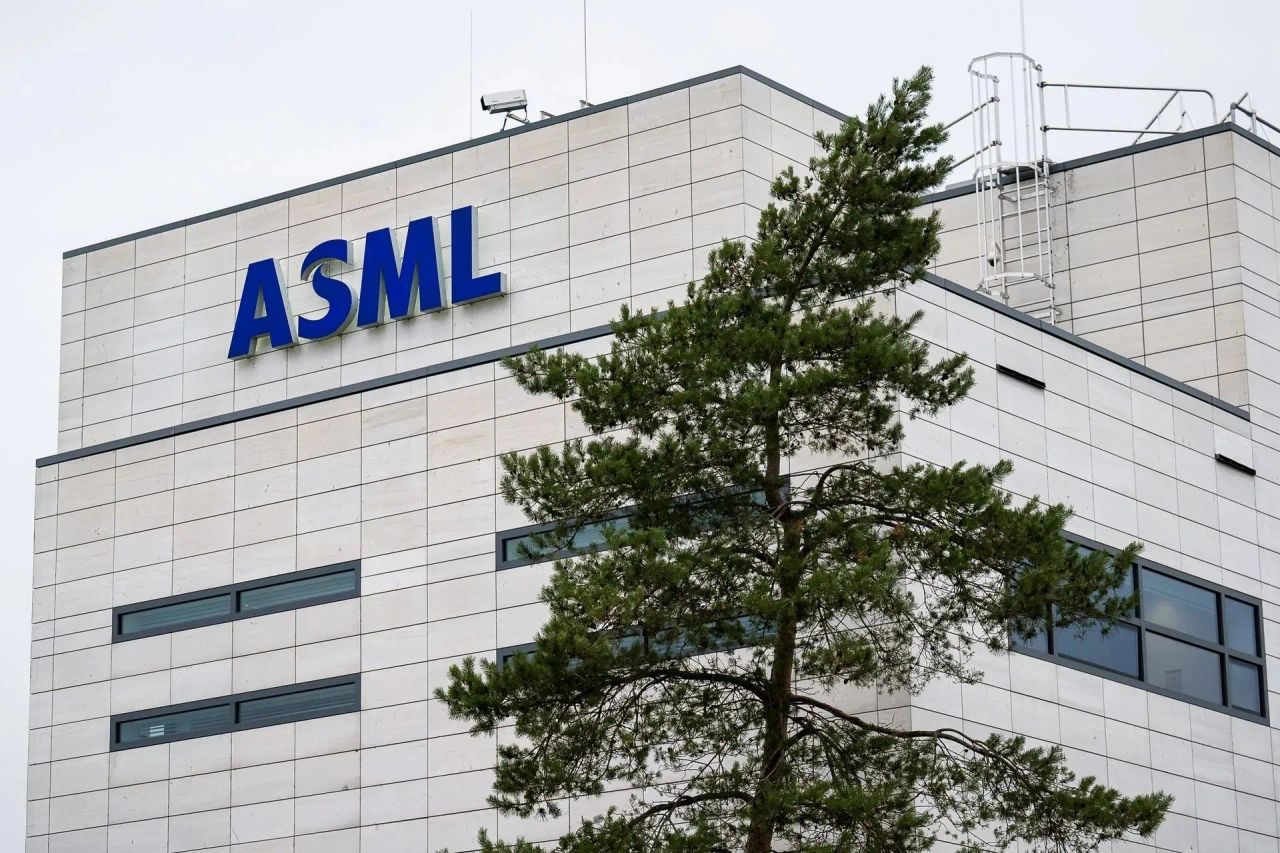 ASMLのHyper-NA EUV賭博が今後10年の半導体ロードマップを再設定