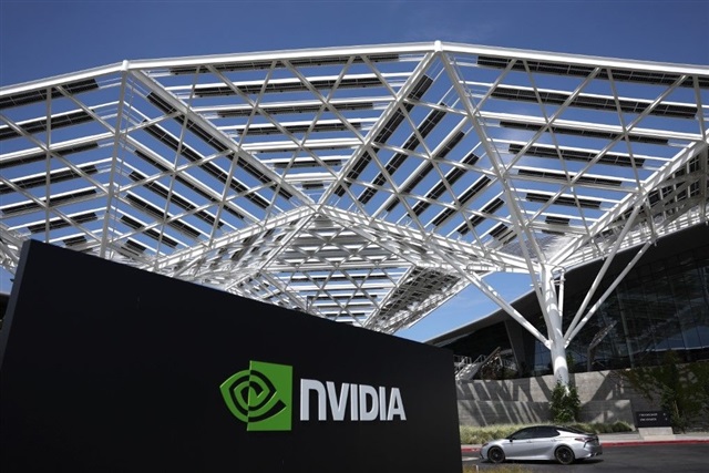 NVIDIAのOptics-on-Interposerが、AI相互接続をフォトニクスへと推進