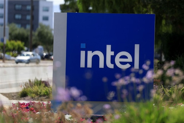 Intelの供給上限:サーバー需要が生産能力を上回る