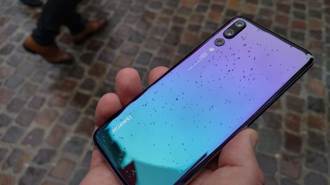 Huawei の 3D ロジック折り畳みがムーアの法則の経済性を作り替える